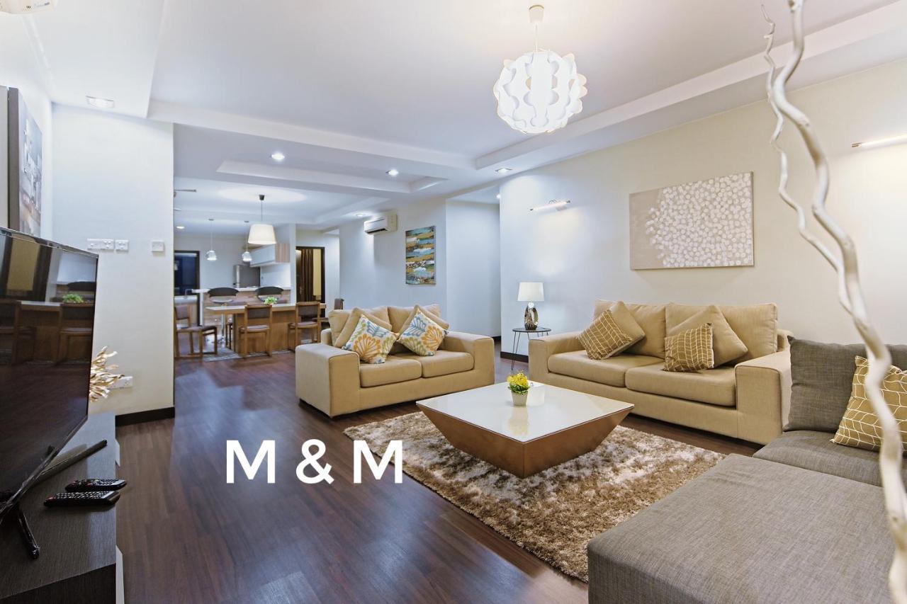 Aa Residen Luxury Condo Homestay 18Mins Walk Tanjung Aru Beach & Golf Course, Not Beach Side Resort コタキナバル エクステリア 写真