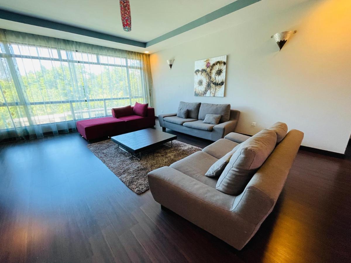Aa Residen Luxury Condo Homestay 18Mins Walk Tanjung Aru Beach & Golf Course, Not Beach Side Resort コタキナバル エクステリア 写真
