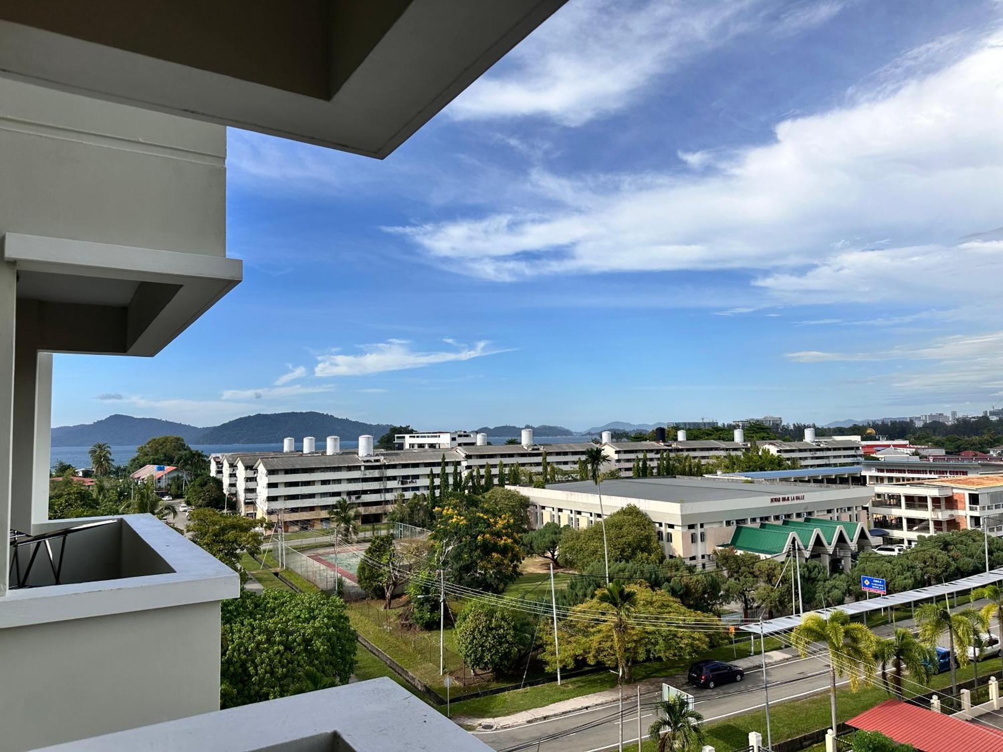 Aa Residen Luxury Condo Homestay 18Mins Walk Tanjung Aru Beach & Golf Course, Not Beach Side Resort コタキナバル エクステリア 写真