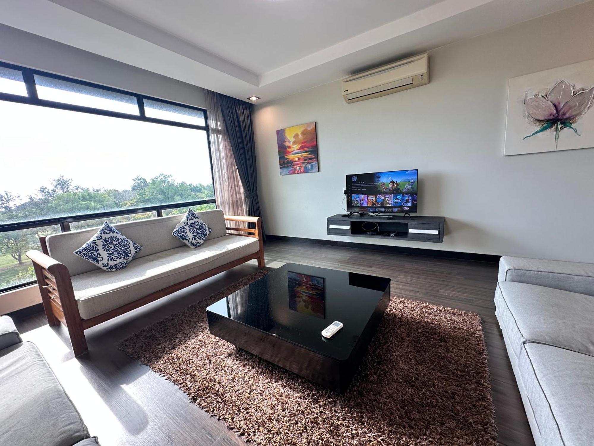 Aa Residen Luxury Condo Homestay 18Mins Walk Tanjung Aru Beach & Golf Course, Not Beach Side Resort コタキナバル エクステリア 写真