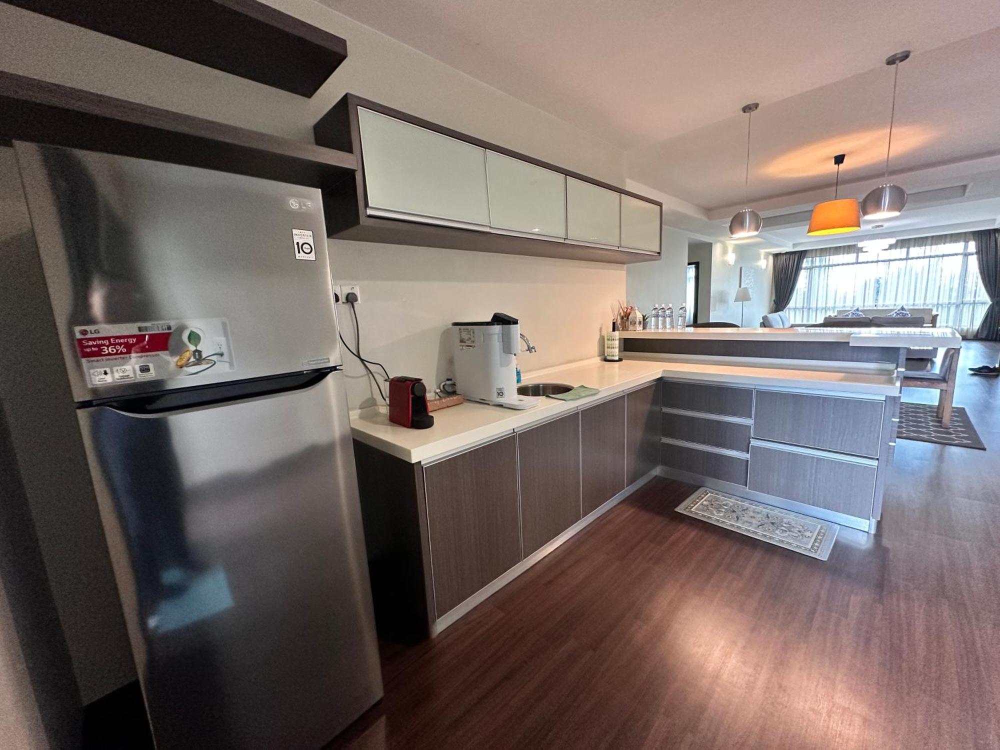 Aa Residen Luxury Condo Homestay 18Mins Walk Tanjung Aru Beach & Golf Course, Not Beach Side Resort コタキナバル エクステリア 写真