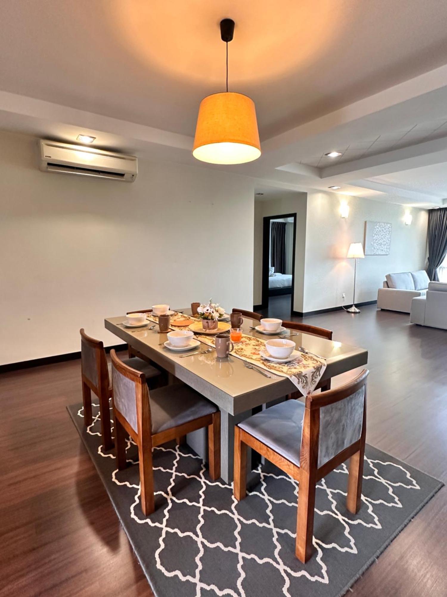 Aa Residen Luxury Condo Homestay 18Mins Walk Tanjung Aru Beach & Golf Course, Not Beach Side Resort コタキナバル エクステリア 写真