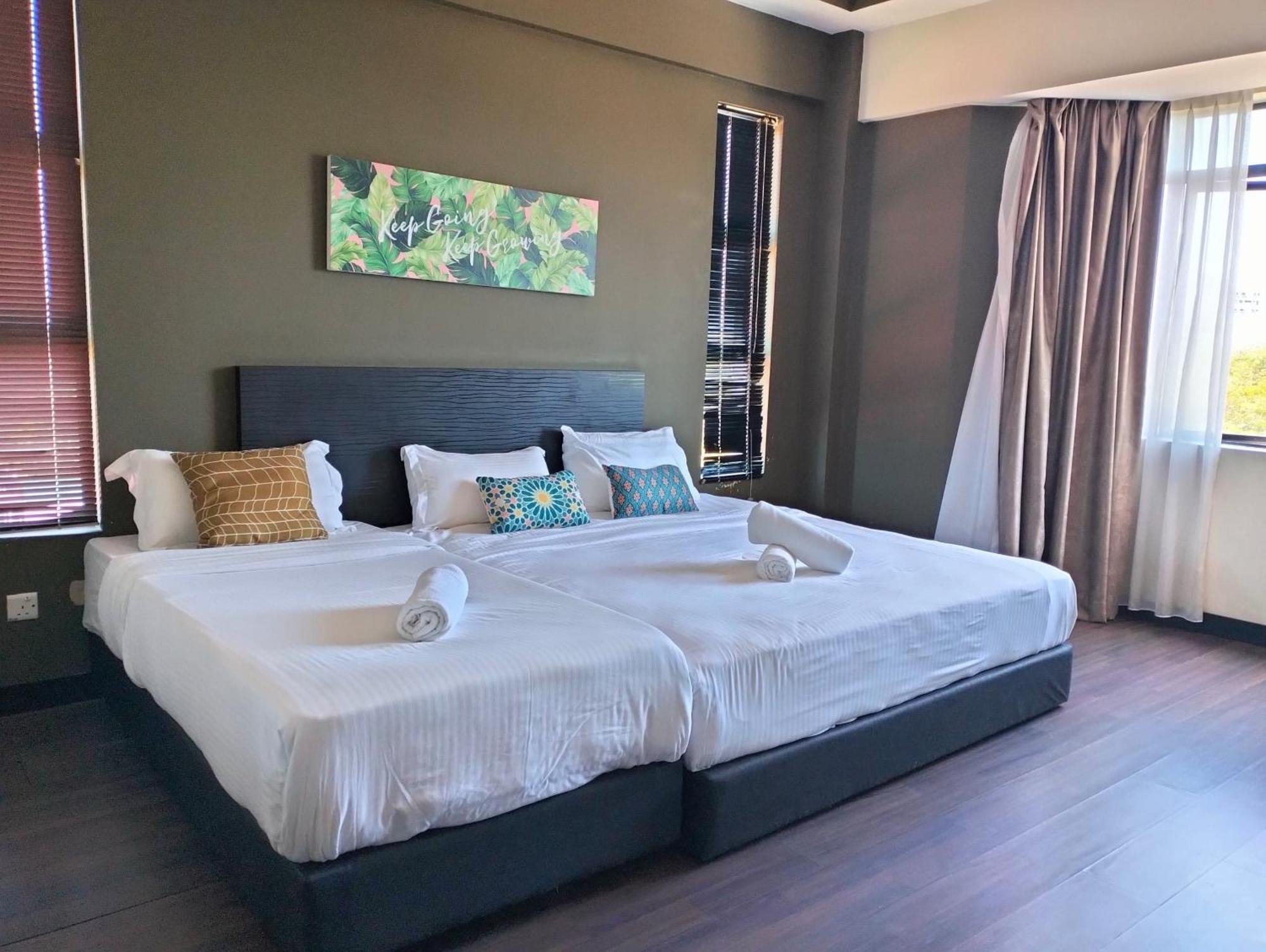 Aa Residen Luxury Condo Homestay 18Mins Walk Tanjung Aru Beach & Golf Course, Not Beach Side Resort コタキナバル エクステリア 写真