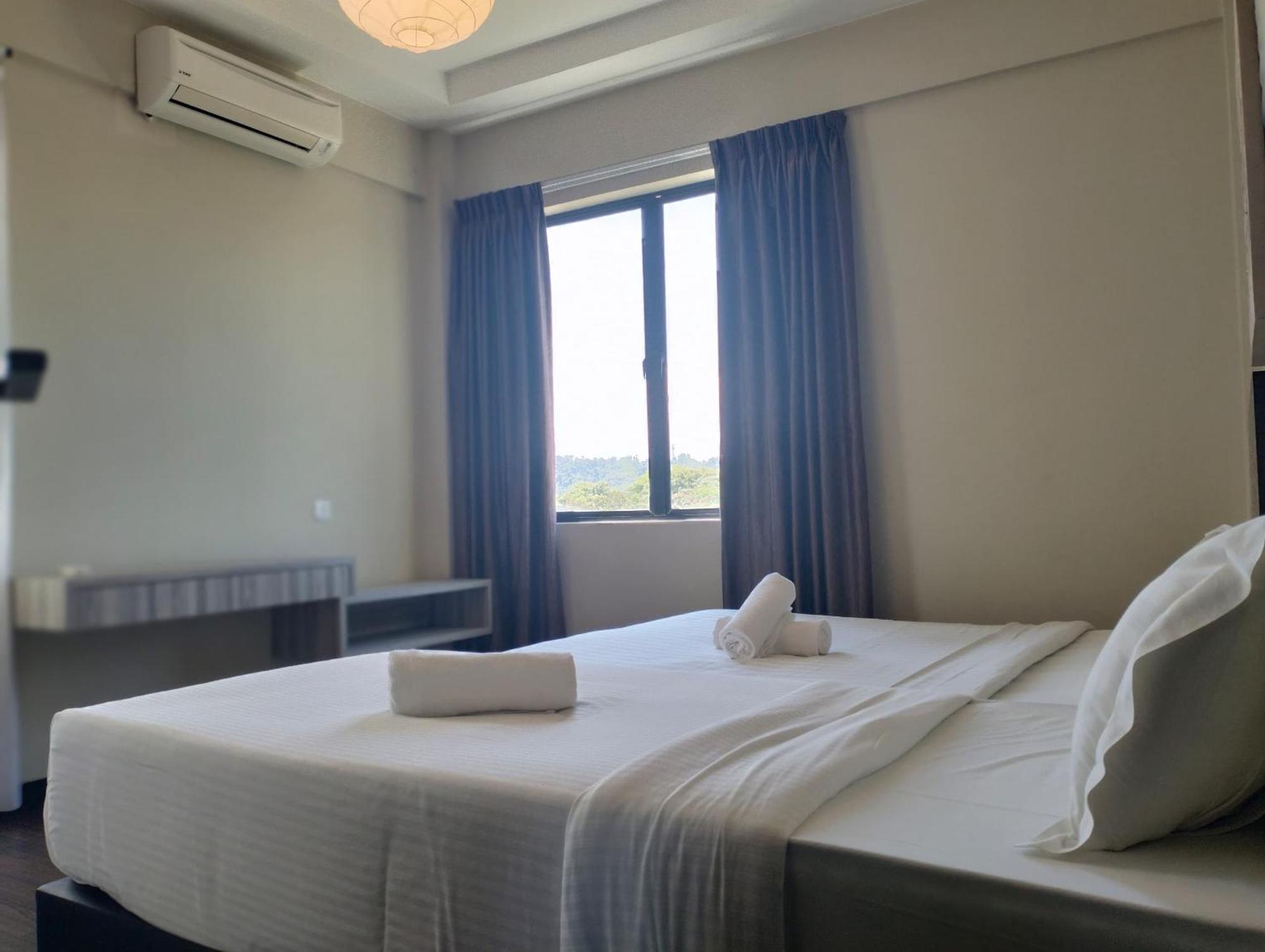 Aa Residen Luxury Condo Homestay 18Mins Walk Tanjung Aru Beach & Golf Course, Not Beach Side Resort コタキナバル エクステリア 写真